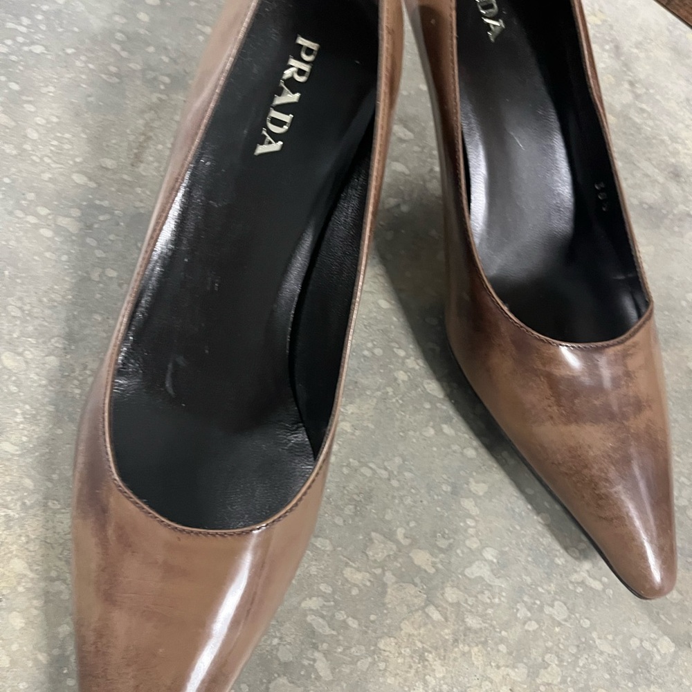 Prada Brown Pointed Toe Leather Pumps